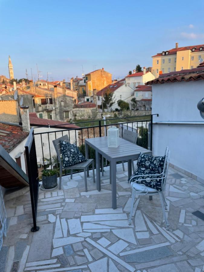 Steinhaus Mit Terrasse Apartment โรวีน ภายนอก รูปภาพ